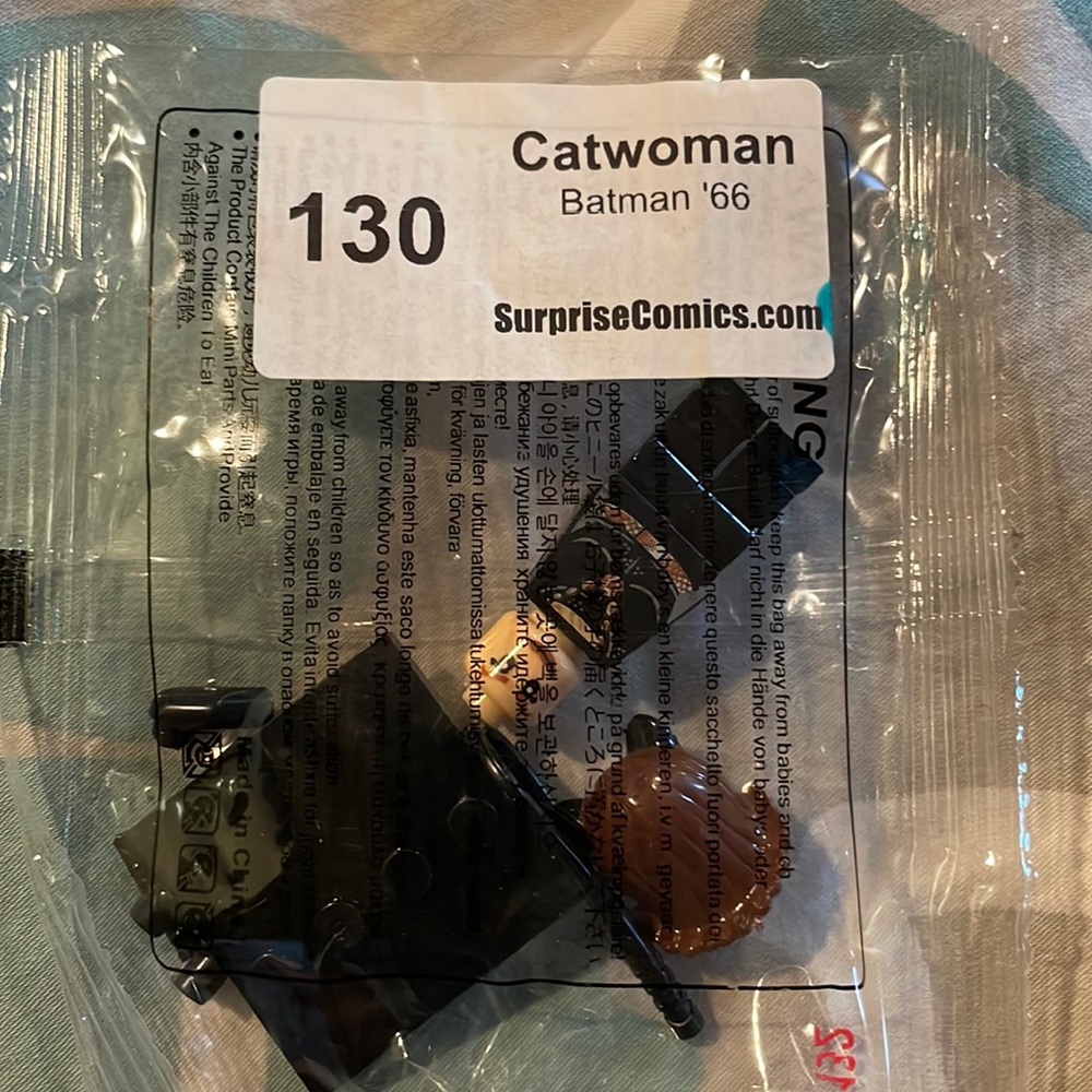Mini cat woman lego figure